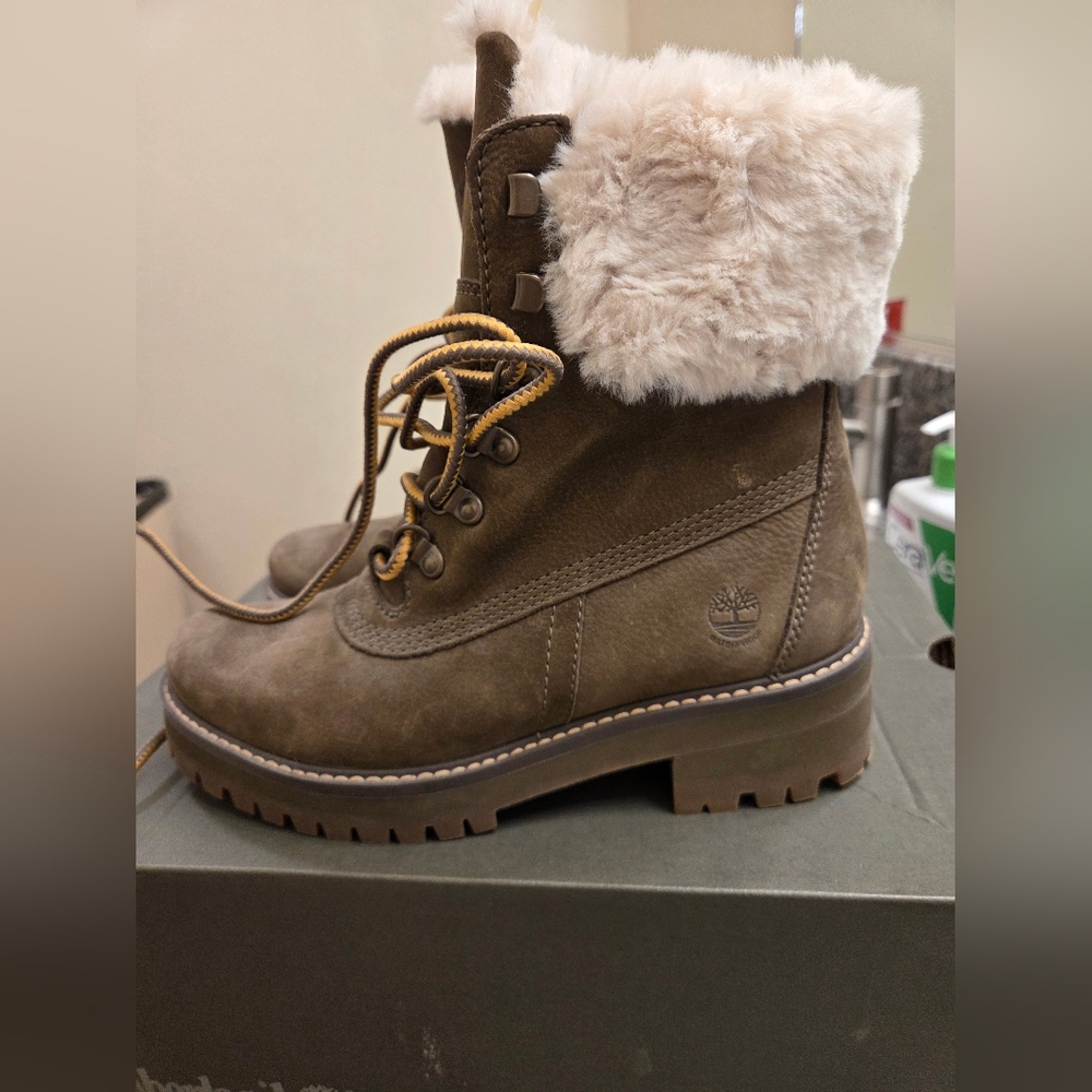 Timberland Women's Tan Fur-Trimmed Boots